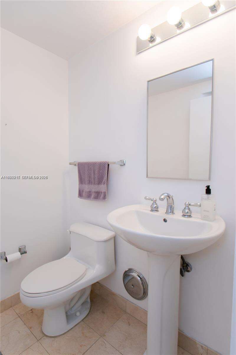 Akoya at 6365 Collins Ave, Miami Beach, FL 33141 - For Rent photo 32