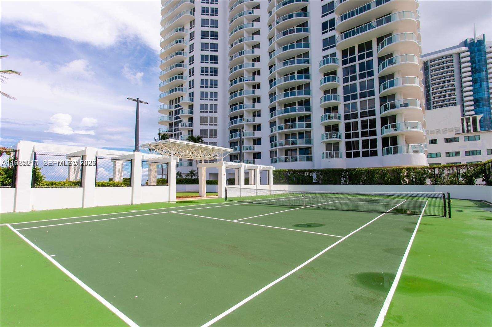 Akoya at 6365 Collins Ave, Miami Beach, FL 33141 - For Rent photo 40