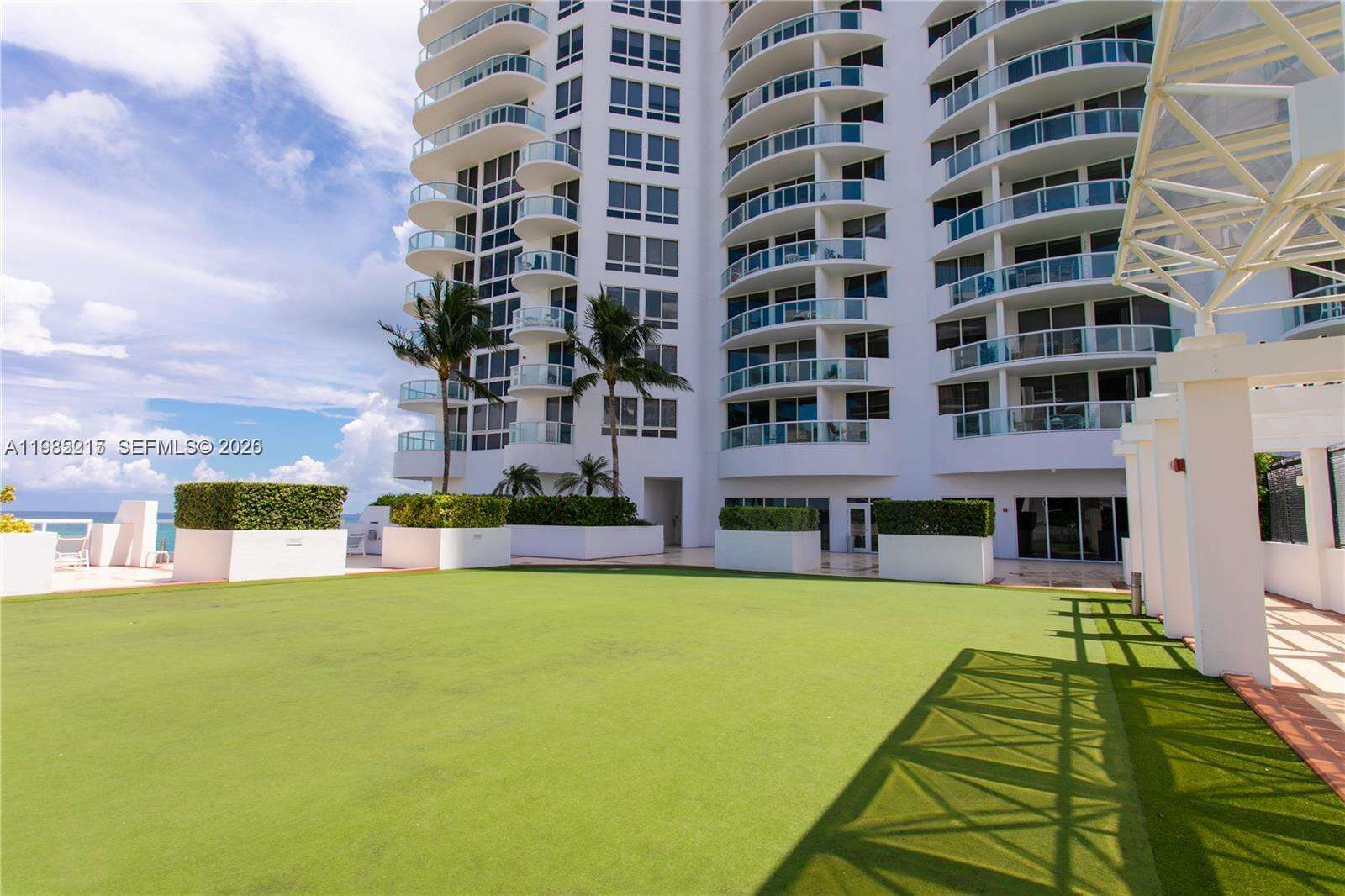 Akoya at 6365 Collins Ave, Miami Beach, FL 33141 - For Rent photo 42