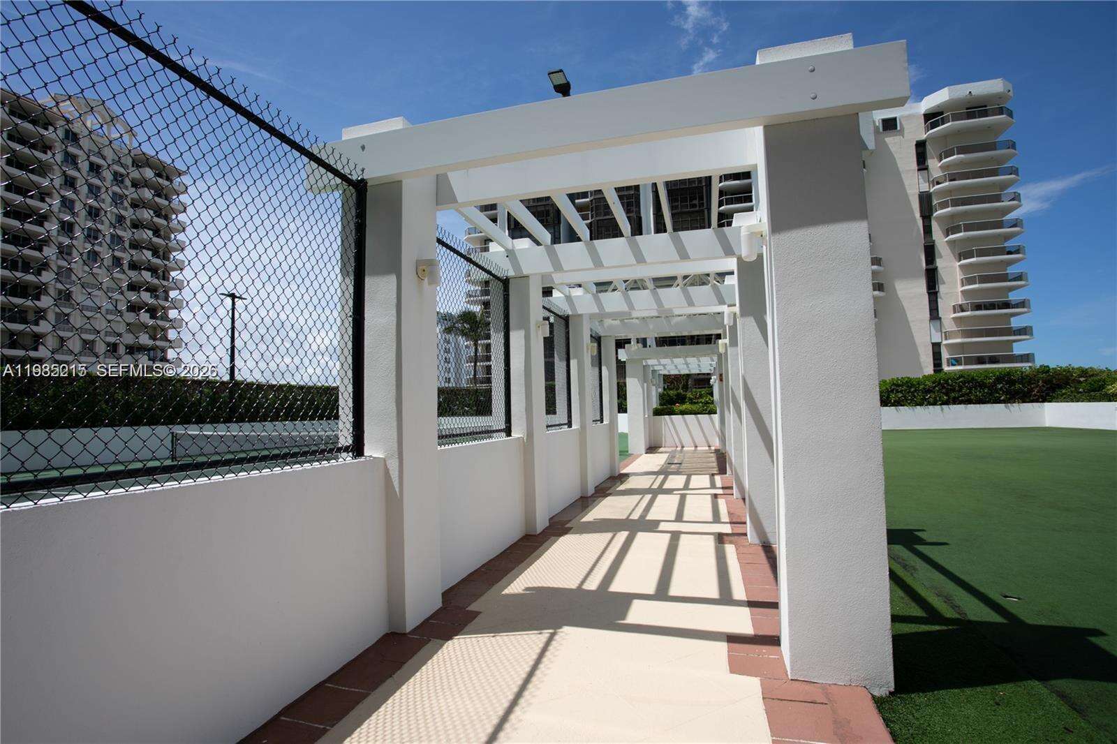 Akoya at 6365 Collins Ave, Miami Beach, FL 33141 - For Rent photo 49