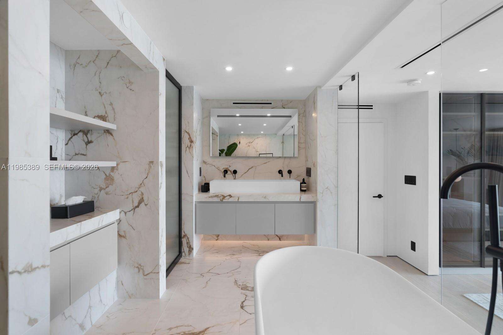 The Floridian at 650 W Ave, Miami Beach, FL 33139 - For Rent photo 16
