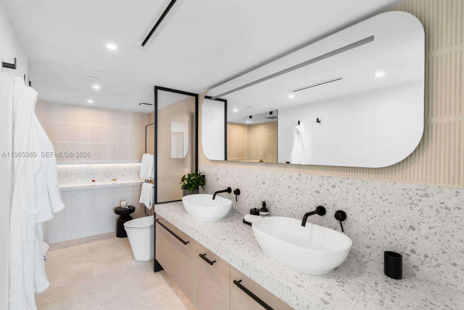 The Floridian at 650 W Ave, Miami Beach, FL 33139 - For Rent photo 21