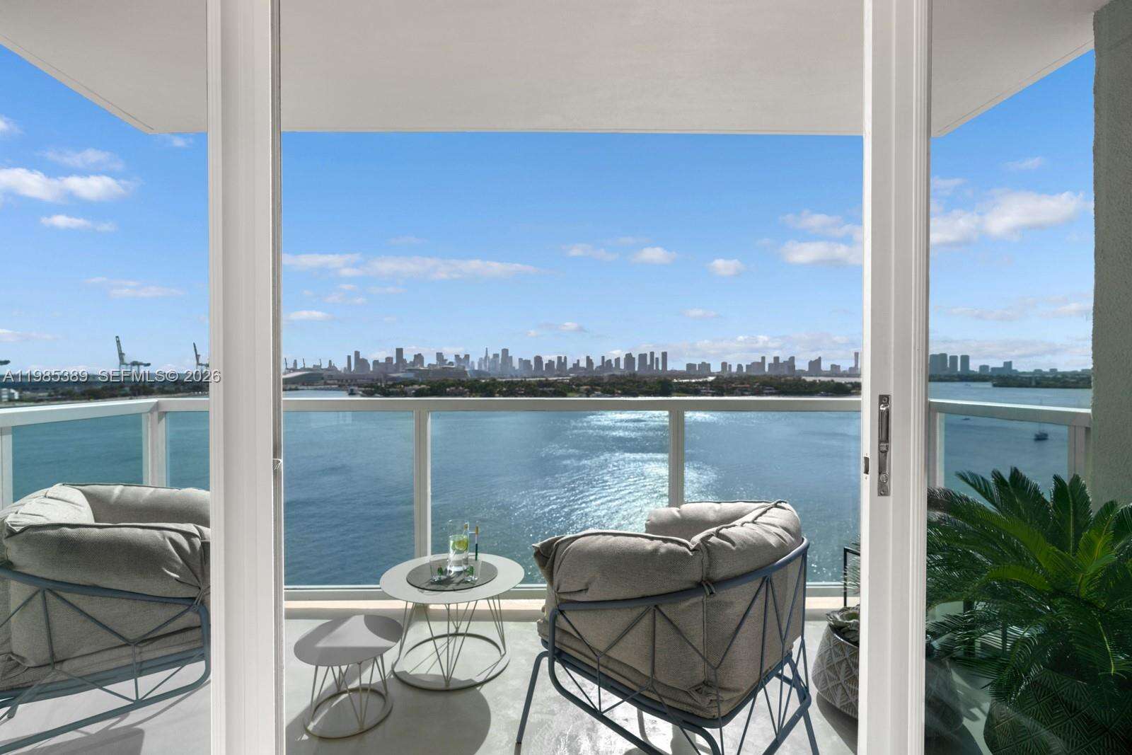 The Floridian at 650 W Ave, Miami Beach, FL 33139 - For Rent photo 5
