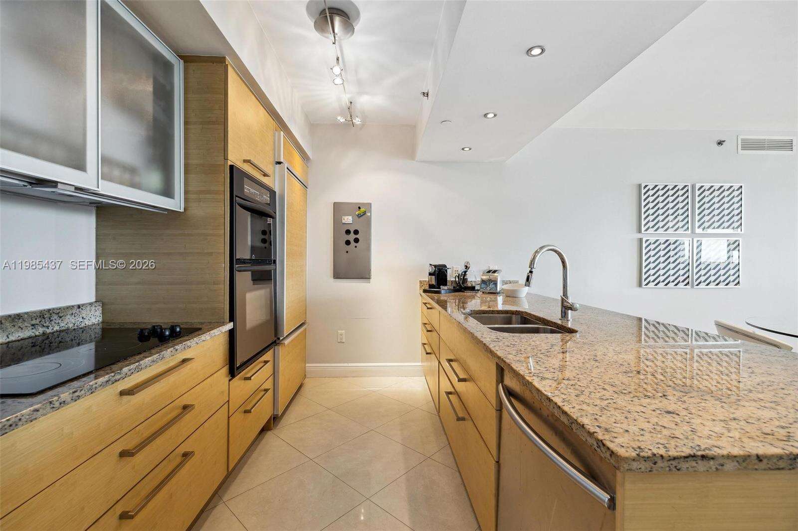 The Beach Club Two at 1830 Ocean Dr, Hallandale Beach, FL 33009 - For Rent photo 4