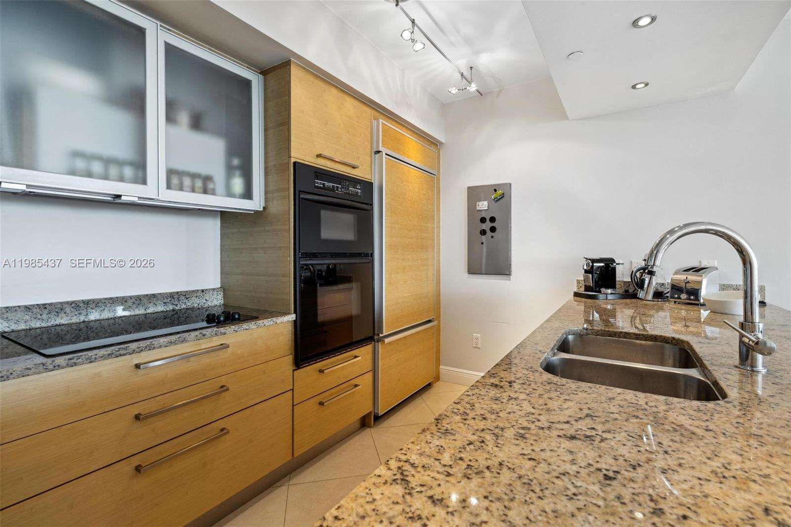 The Beach Club Two at 1830 Ocean Dr, Hallandale Beach, FL 33009 - For Rent photo 5