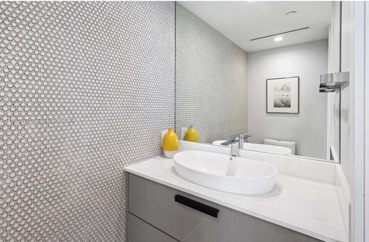 1500 Ocean Dr, Miami Beach, FL 33139 - For Rent photo 16