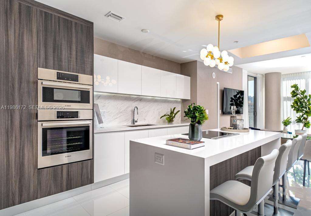 Paramount Miami Worldcenter at 851 1 Ave, Miami, FL 33132 - For Rent photo 1