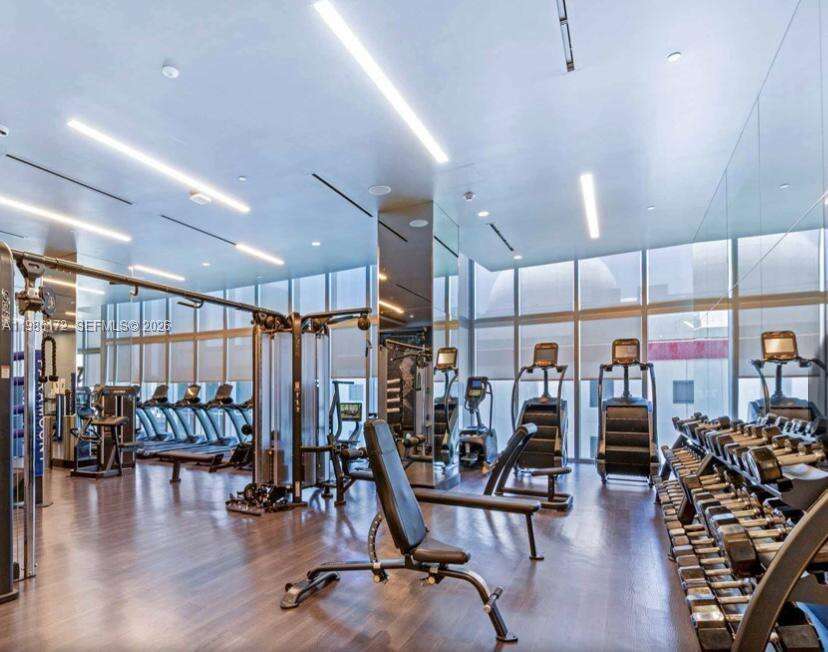 Paramount Miami Worldcenter at 851 1 Ave, Miami, FL 33132 - For Rent photo 17
