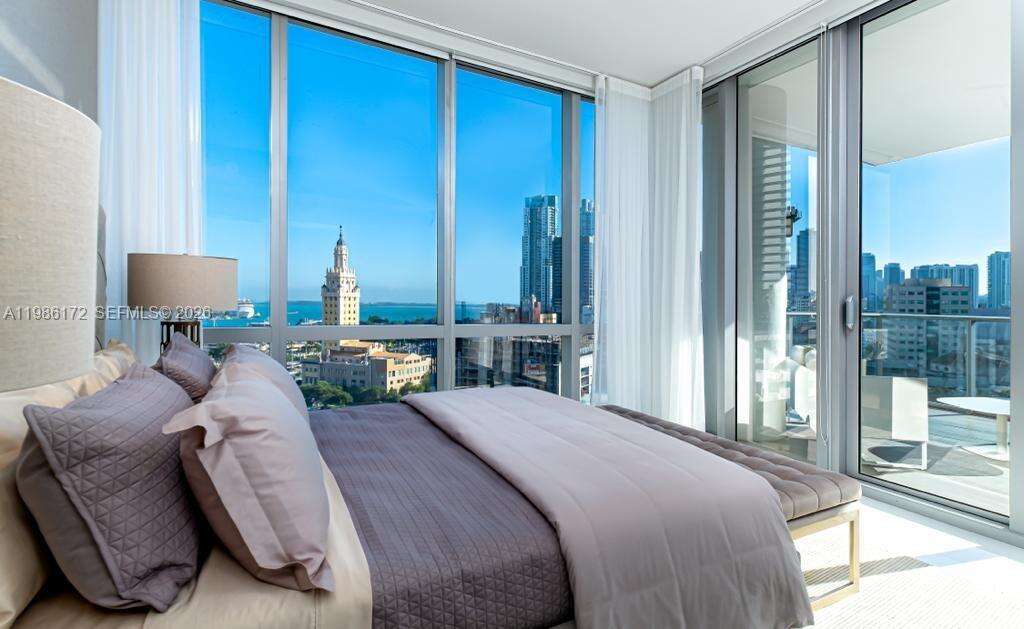 Paramount Miami Worldcenter at 851 1 Ave, Miami, FL 33132 - For Rent photo 4