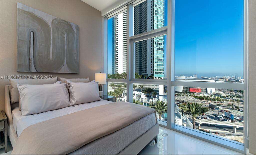 Paramount Miami Worldcenter at 851 1 Ave, Miami, FL 33132 - For Rent photo 5