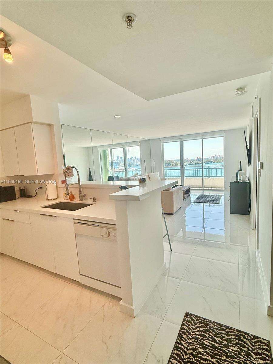 Yacht Club At Portofino at 90 Alton Rd, Miami Beach, FL 33139 - For Rent photo 1
