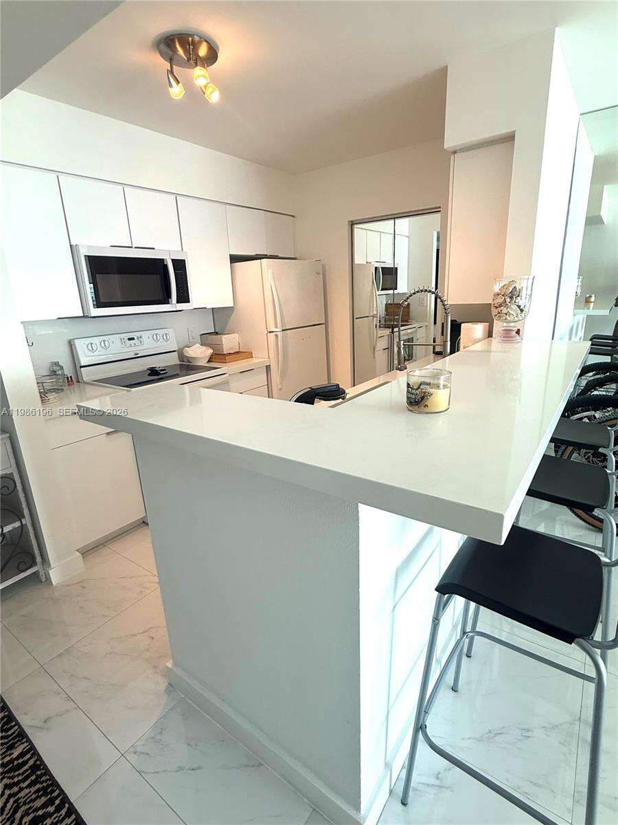 Yacht Club At Portofino at 90 Alton Rd, Miami Beach, FL 33139 - For Rent photo 4