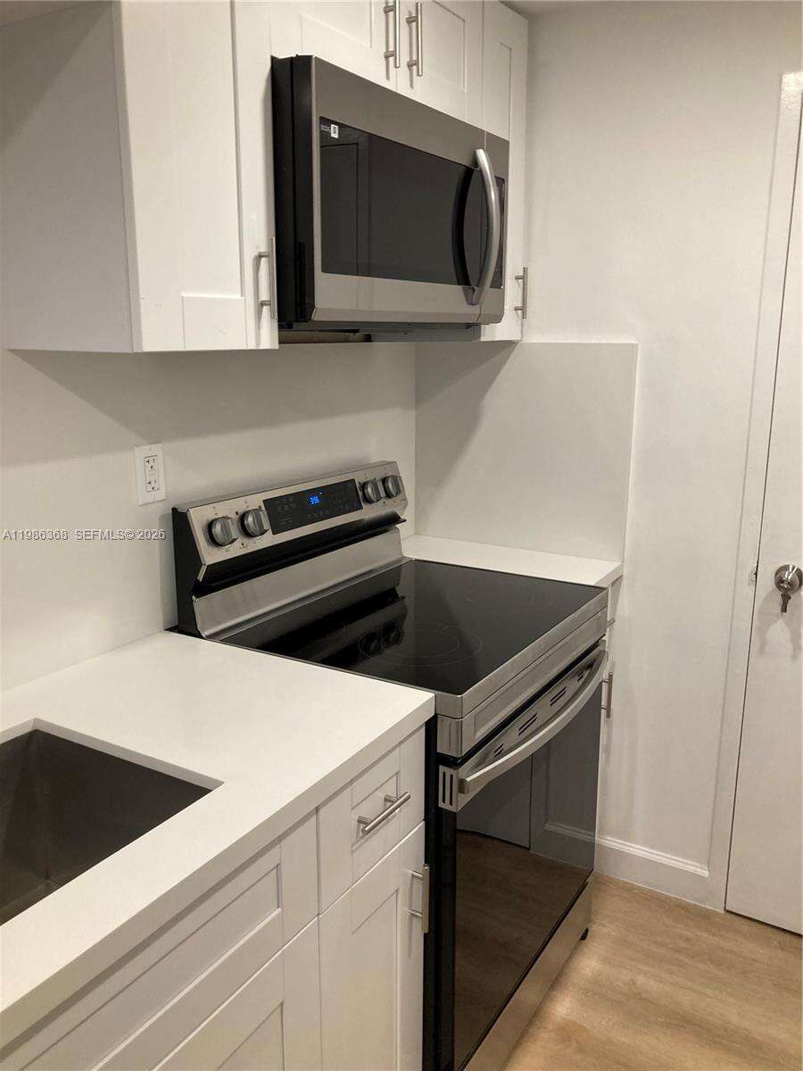 The Carriage House at 5401 Collins Ave, Miami Beach, FL 33140 - For Rent photo 23