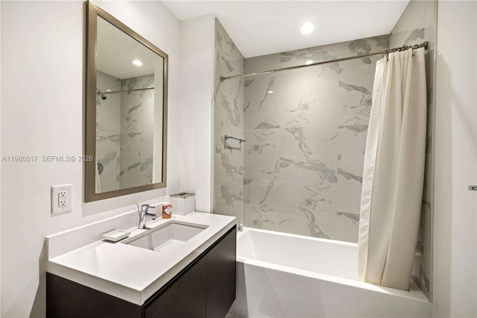 Paramount Miami Worldcenter at 851 1 Ave, Miami, FL 33132 - For Rent photo 15