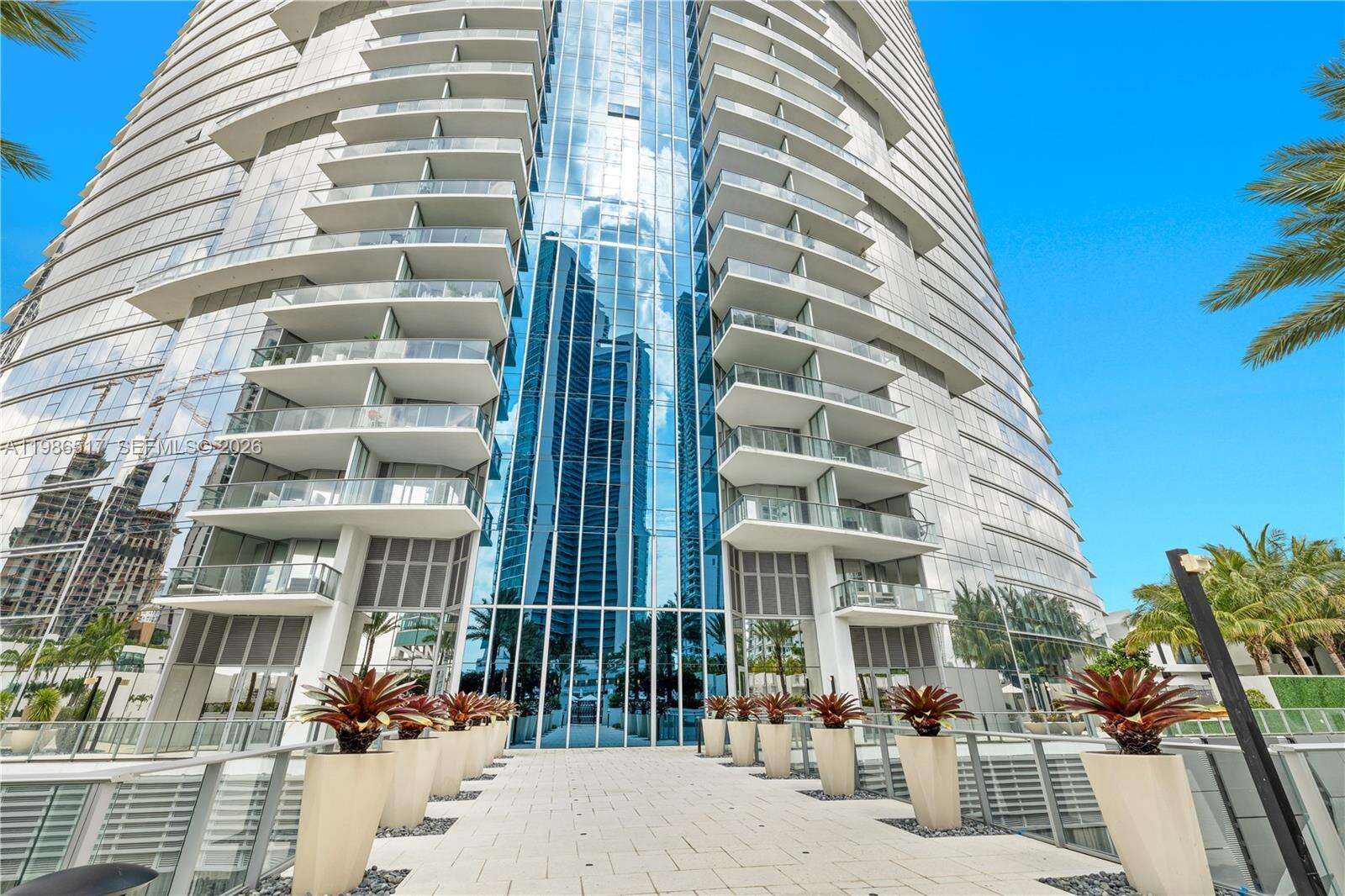 Paramount Miami Worldcenter at 851 1 Ave, Miami, FL 33132 - For Rent photo 25