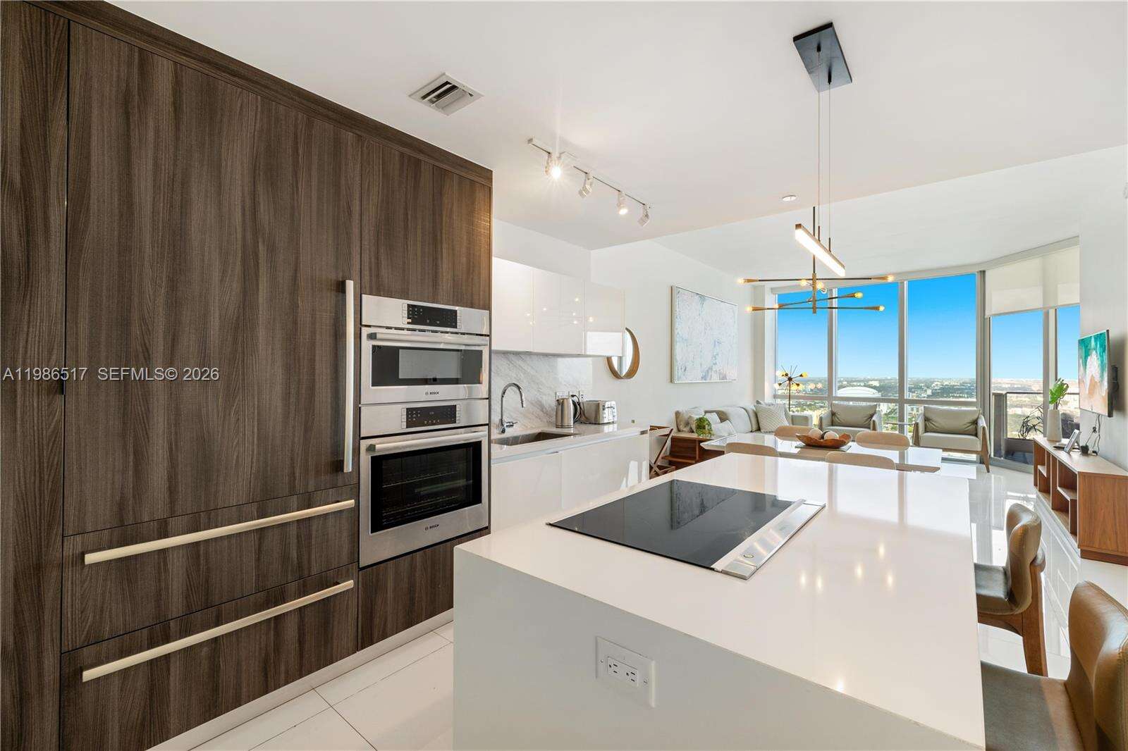 Paramount Miami Worldcenter at 851 1 Ave, Miami, FL 33132 - For Rent photo 5