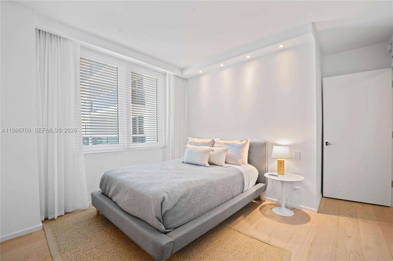 Roney Palace at 2301 Collins Ave, Miami Beach, FL 33139 - For Rent photo 12