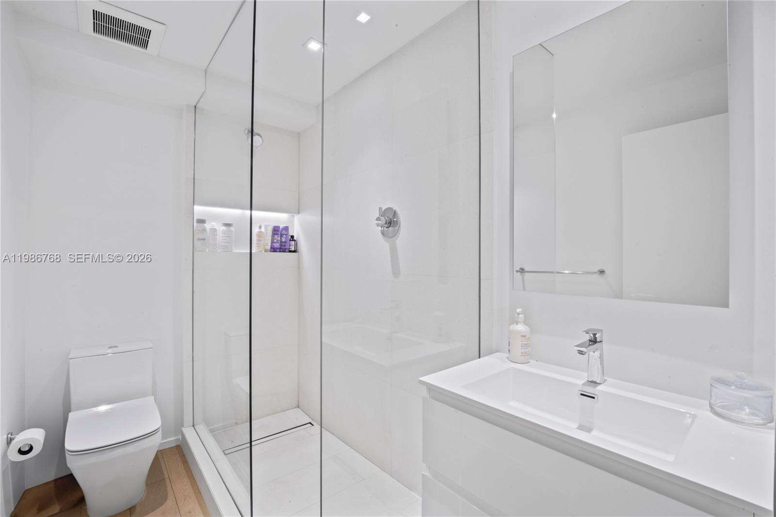 Roney Palace at 2301 Collins Ave, Miami Beach, FL 33139 - For Rent photo 13