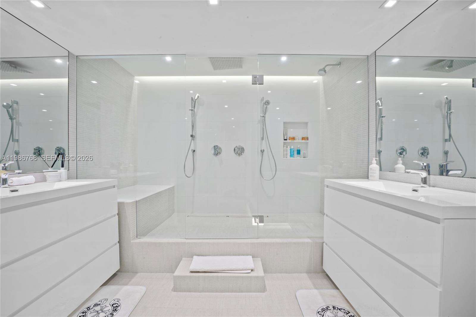 Roney Palace at 2301 Collins Ave, Miami Beach, FL 33139 - For Rent photo 9