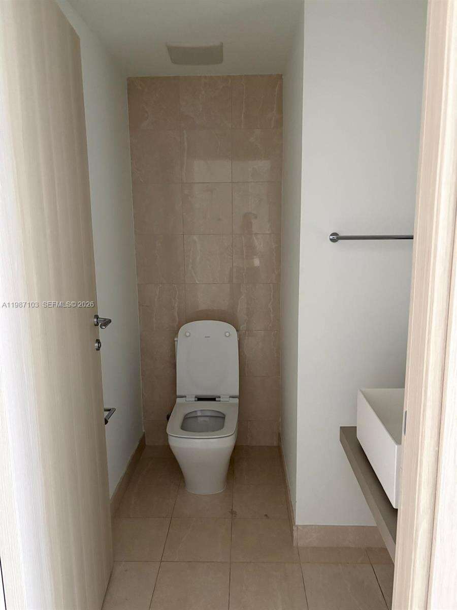 Brickell Flatiron at 1000 Brickell Plz, Miami, FL 33131 - For Rent photo 31