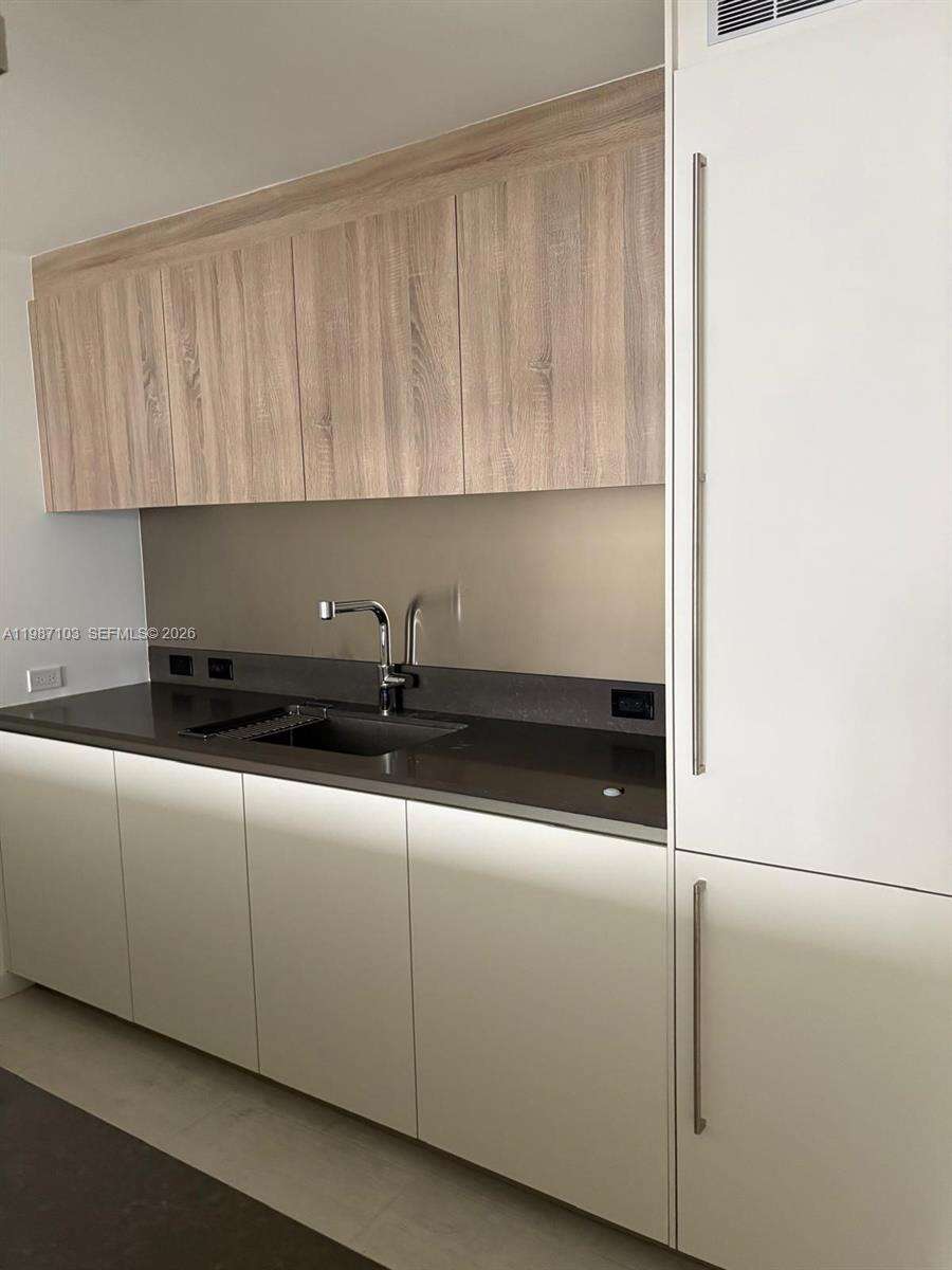Brickell Flatiron at 1000 Brickell Plz, Miami, FL 33131 - For Rent photo 46