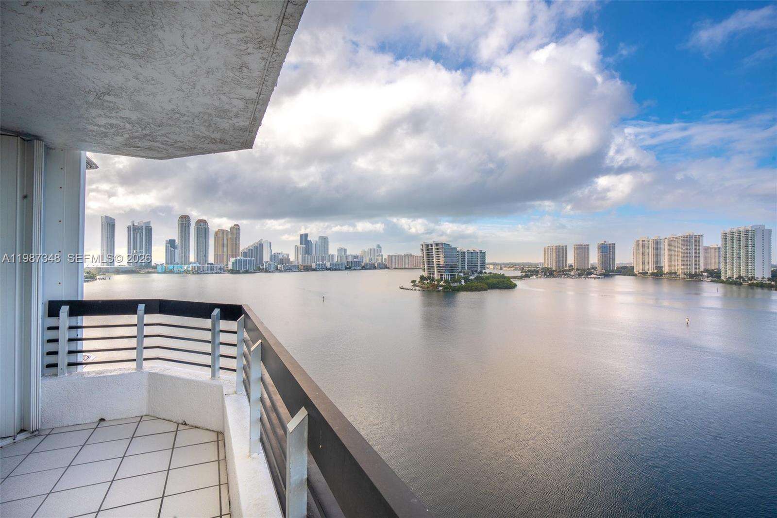 Mystic Pointe Tower 500 at 3530 Mystic Pointe Dr, Aventura, FL 33180 - For Rent photo 6