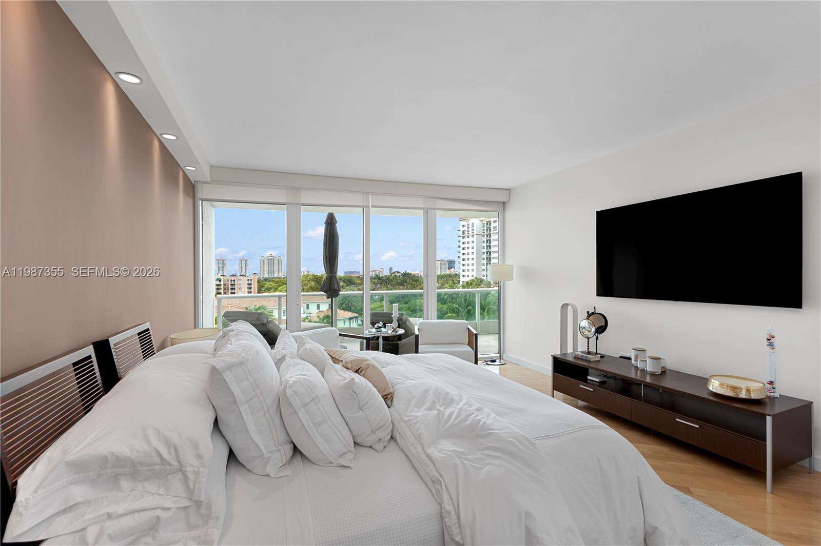 Porto Vita South at 19955 38 Ct, Aventura, FL 33180 - For Rent photo 12