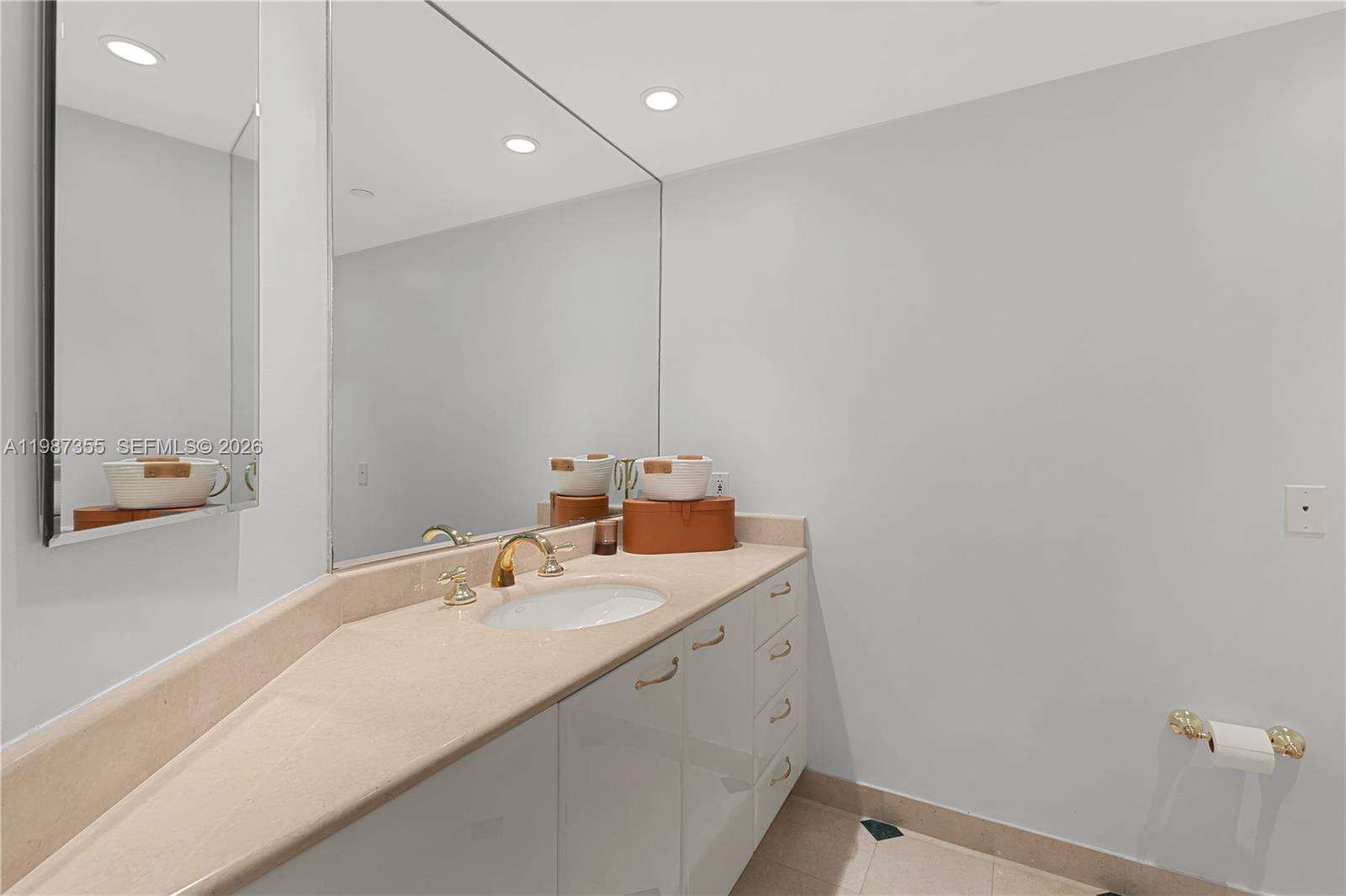Porto Vita South at 19955 38 Ct, Aventura, FL 33180 - For Rent photo 23