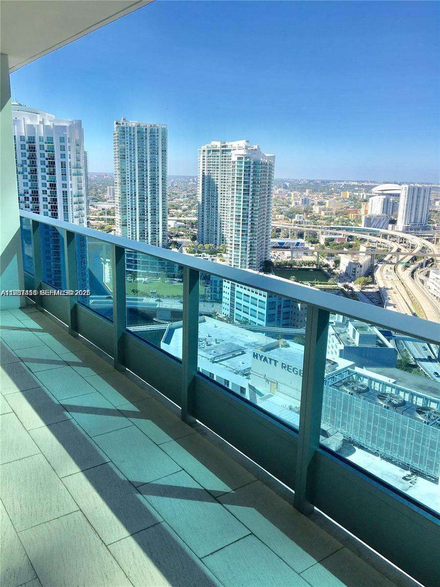 Epic Residences at 200 Biscayne Blvd Way, Miami, FL 33131 - For Rent photo 6