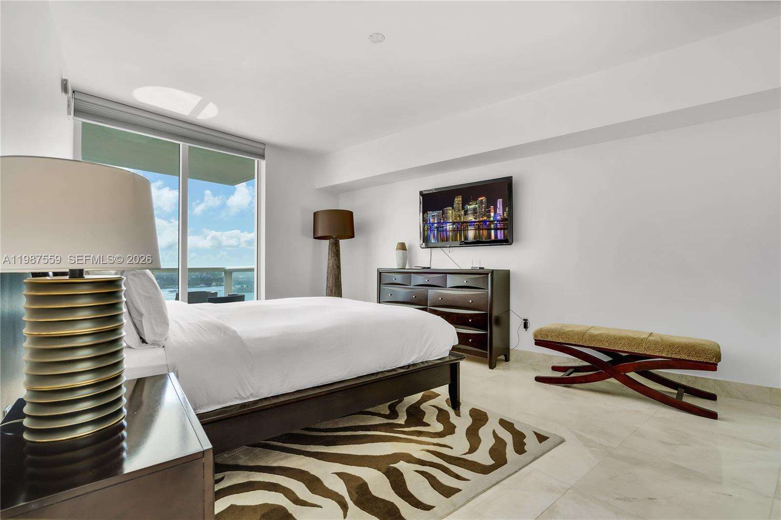 Icon at 450 Alton Rd, Miami Beach, FL 33139 - For Rent photo 13