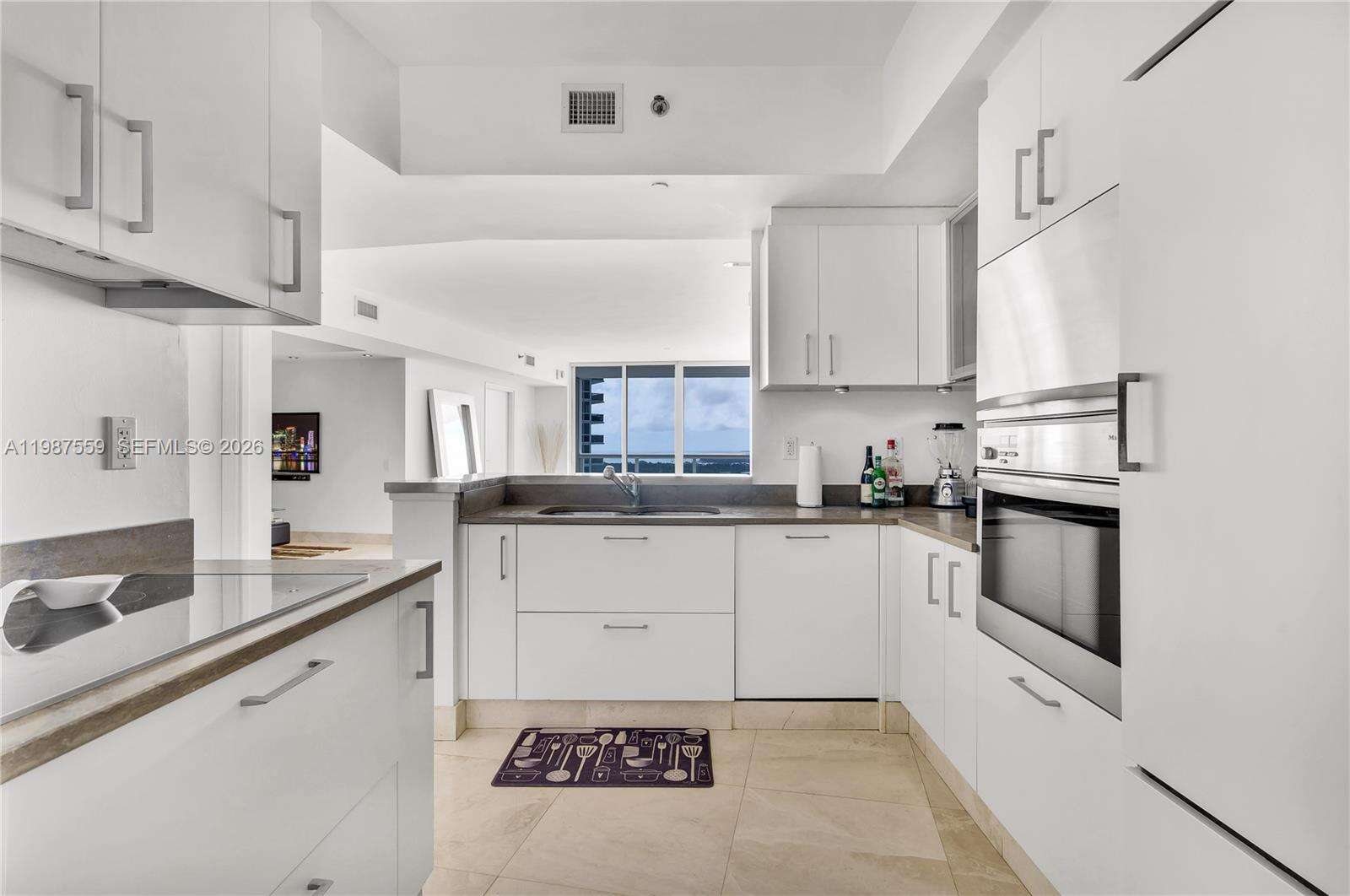 Icon at 450 Alton Rd, Miami Beach, FL 33139 - For Rent photo 7