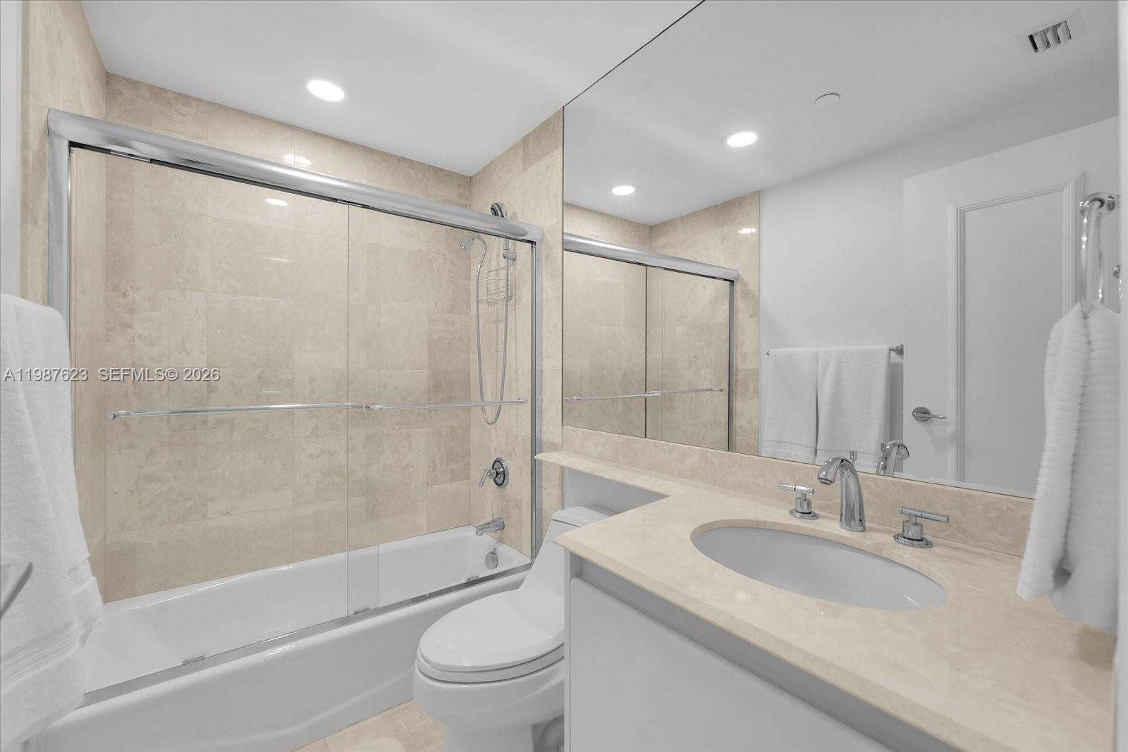 Il Villaggio at 1455 Ocean Dr, Miami Beach, FL 33139 - For Rent photo 19