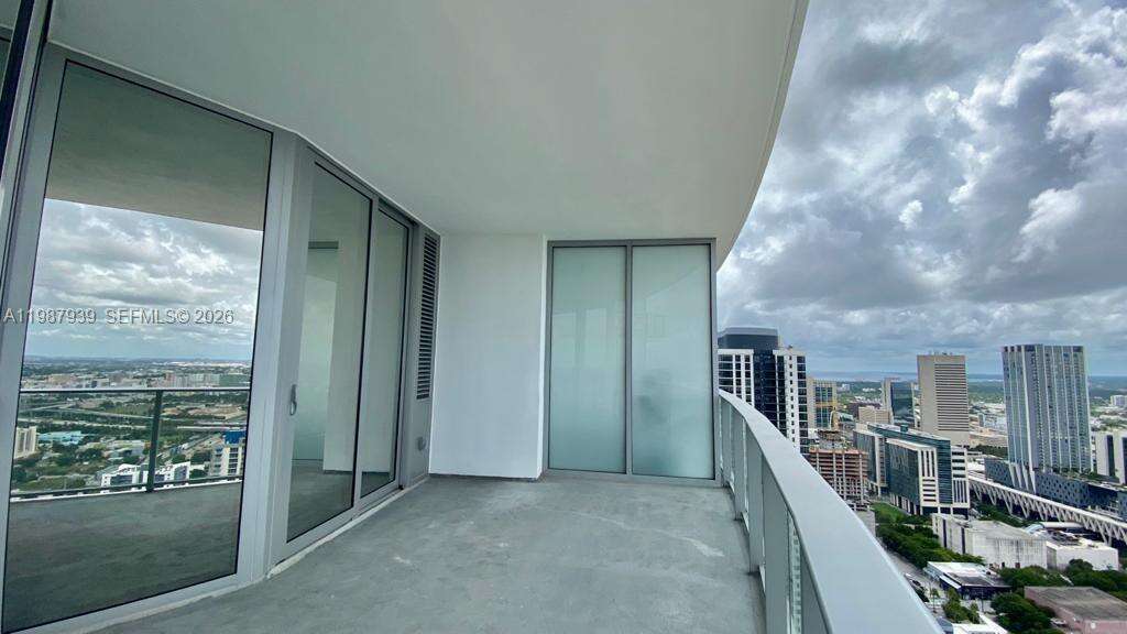 Paramount Miami Worldcenter at 851 1 Ave, Miami, FL 33132 - For Rent photo 11