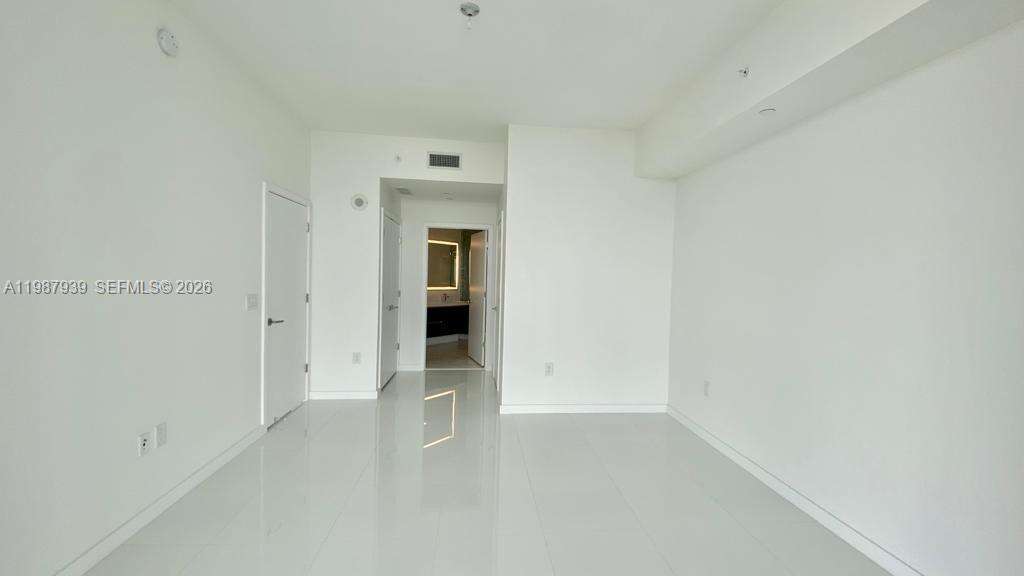 Paramount Miami Worldcenter at 851 1 Ave, Miami, FL 33132 - For Rent photo 14
