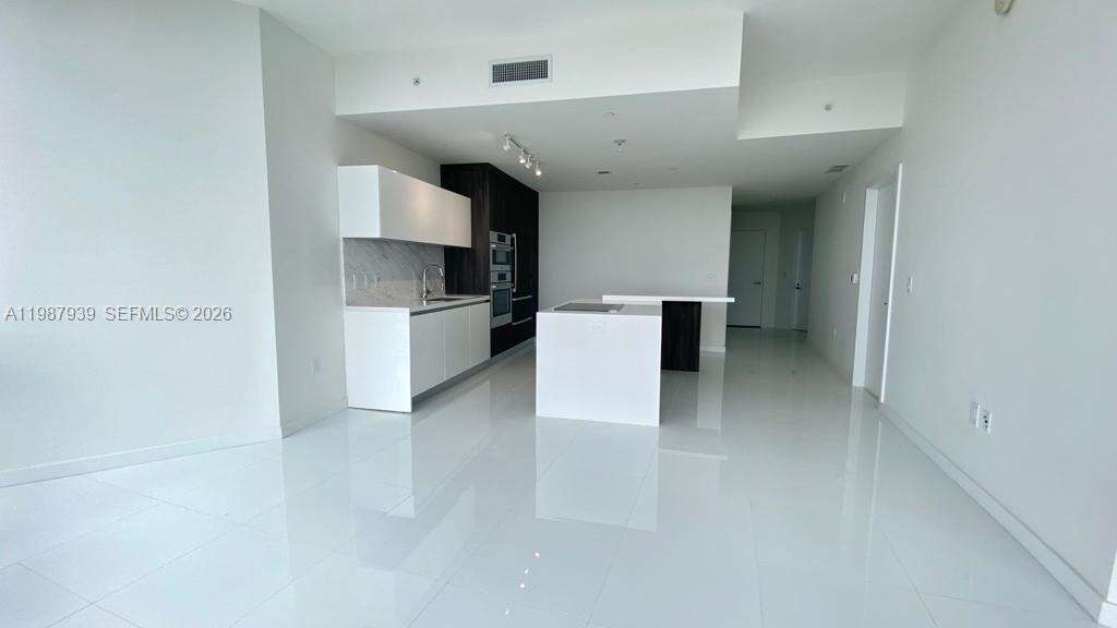 Paramount Miami Worldcenter at 851 1 Ave, Miami, FL 33132 - For Rent photo 3