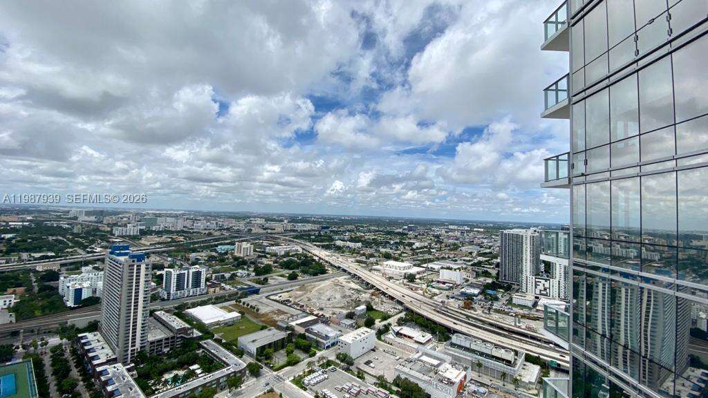 Paramount Miami Worldcenter at 851 1 Ave, Miami, FL 33132 - For Rent photo 10
