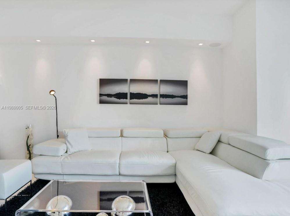 Icon Brickell 1 at 475 Brickell Ave, Miami, FL 33131 - For Rent photo 3