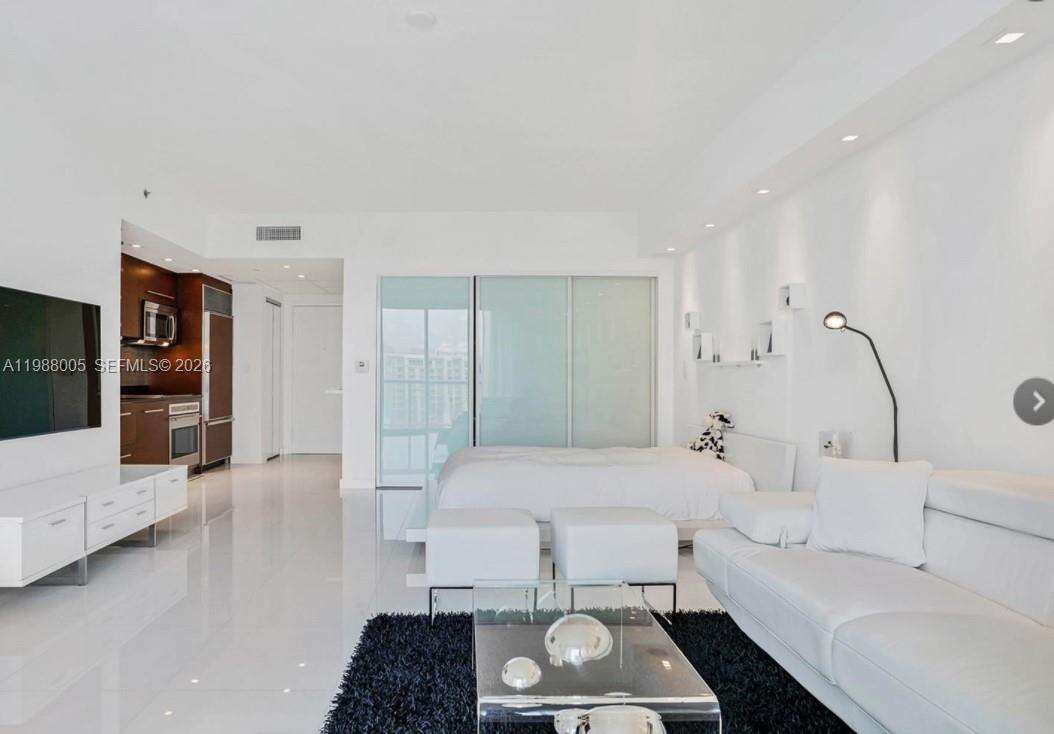 Icon Brickell 1 at 475 Brickell Ave, Miami, FL 33131 - For Rent photo 6