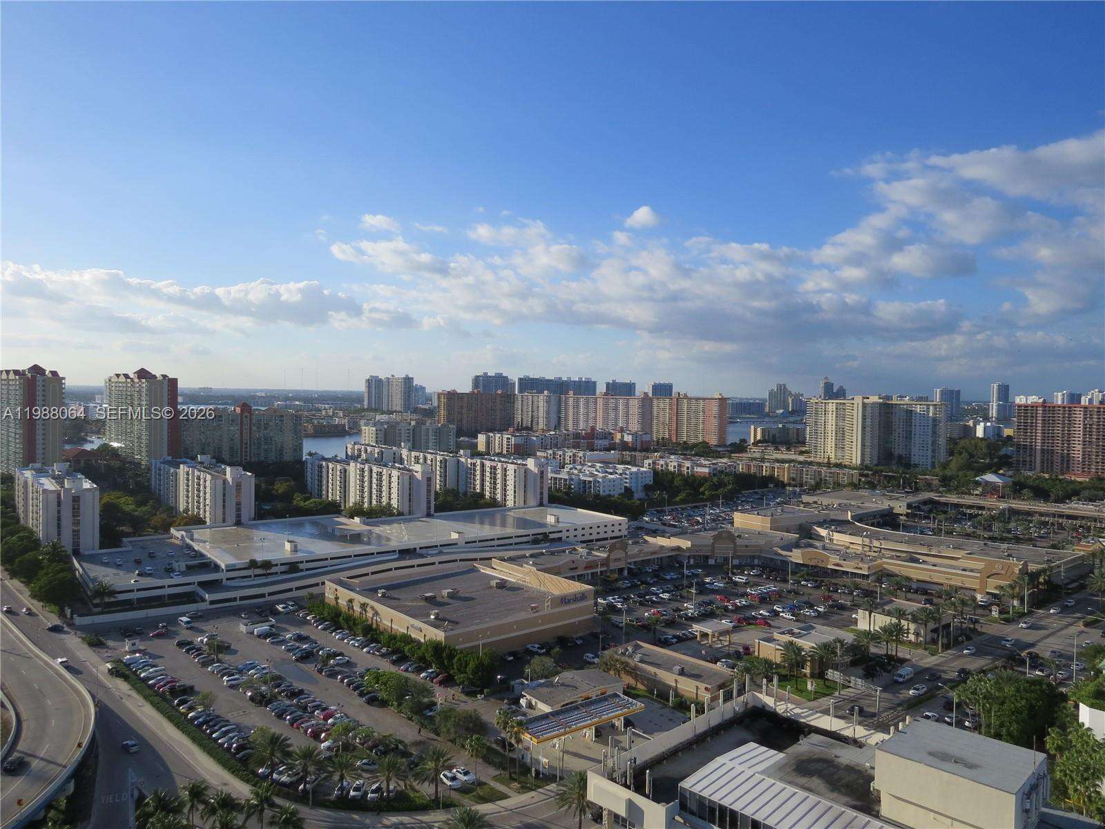La Perla at 16699 Collins Ave, Sunny Isles Beach, FL 33160 - For Rent photo 19