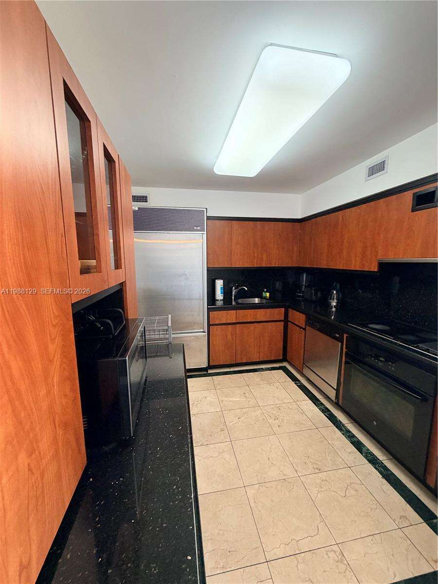Seacoast 5151 at 5161 Collins Ave, Miami Beach, FL 33140 - For Rent photo 9