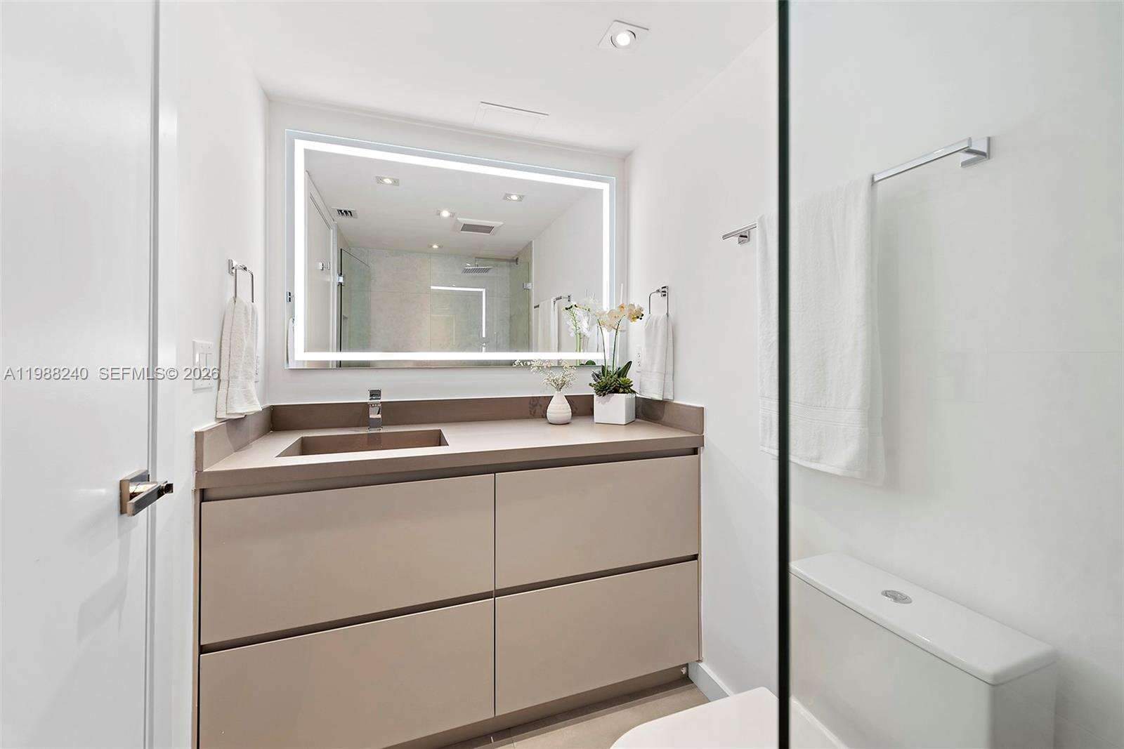 Roney Palace at 2301 Collins Ave, Miami Beach, FL 33139 - For Rent photo 16