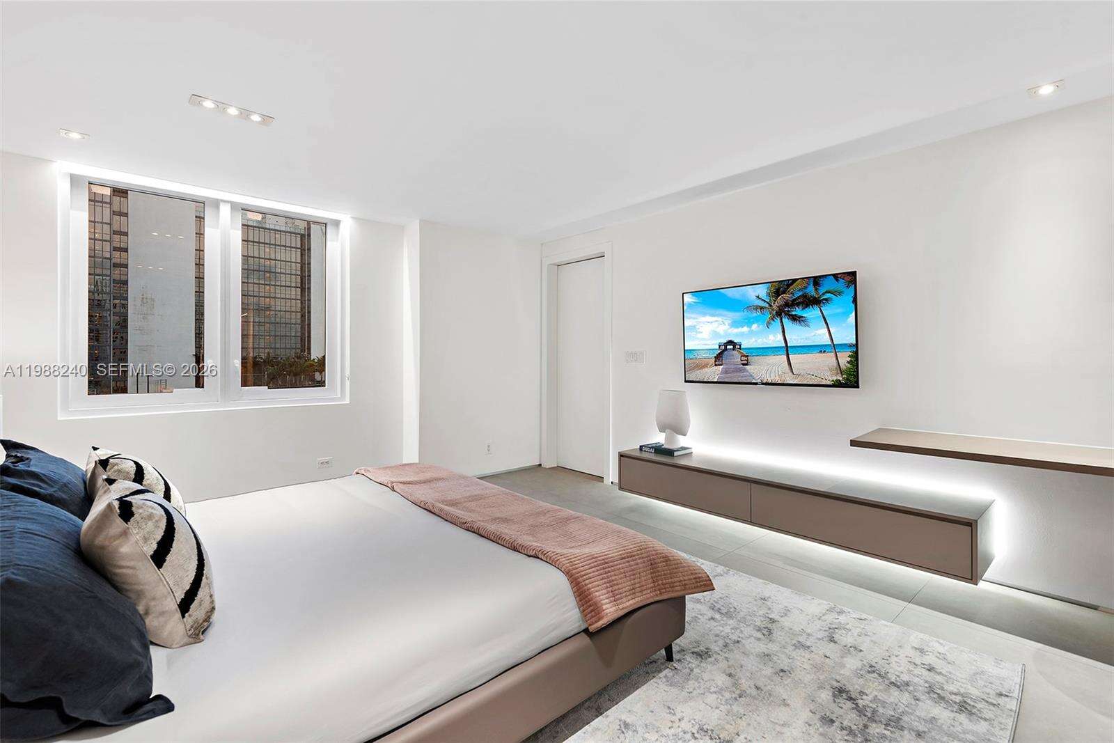 Roney Palace at 2301 Collins Ave, Miami Beach, FL 33139 - For Rent photo 20