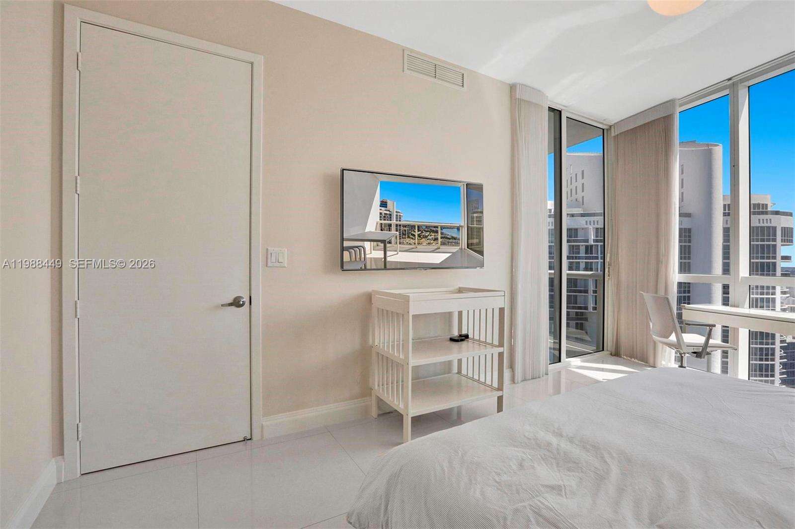 Trump Royale at 18201 Collins Ave, Sunny Isles Beach, FL 33160 - For Rent photo 14