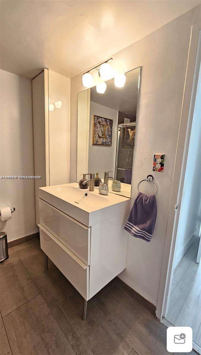 Mirador 1000 at 1000 W Ave, Miami Beach, FL 33139 - For Rent photo 15