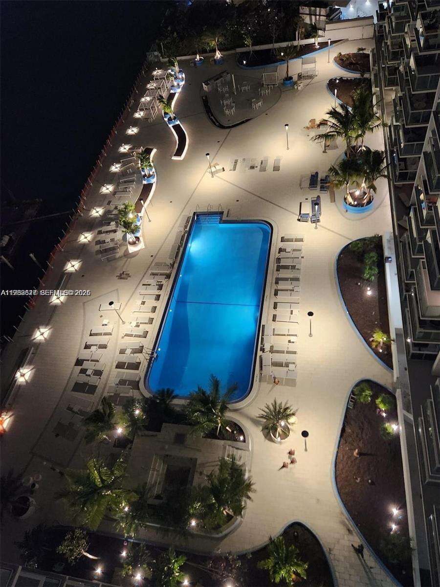 Mirador 1000 at 1000 W Ave, Miami Beach, FL 33139 - For Rent photo 24