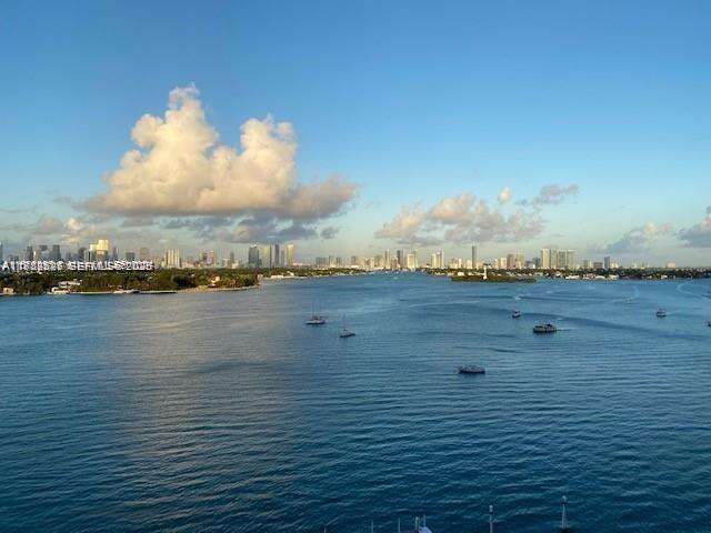 Mirador 1000 at 1000 W Ave, Miami Beach, FL 33139 - For Rent photo 32