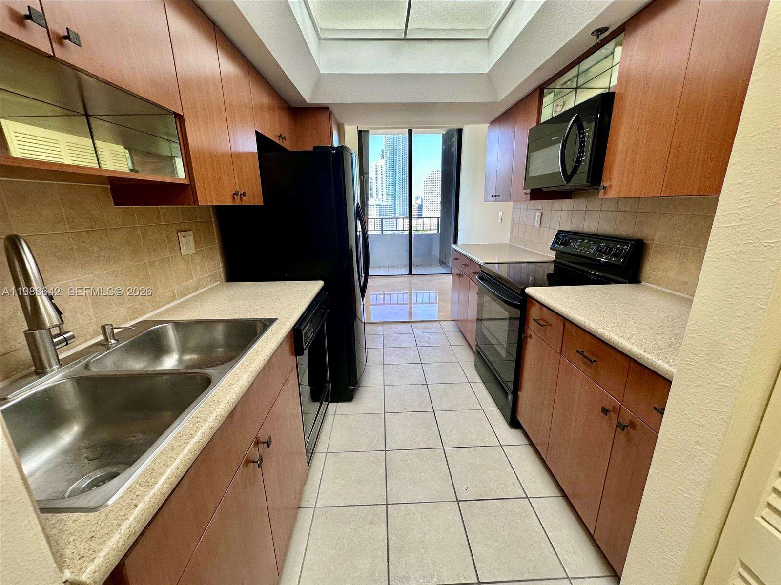 Brickell Key 1 at 520 Brickell Key Dr, Miami, FL 33131 - For Rent photo 11