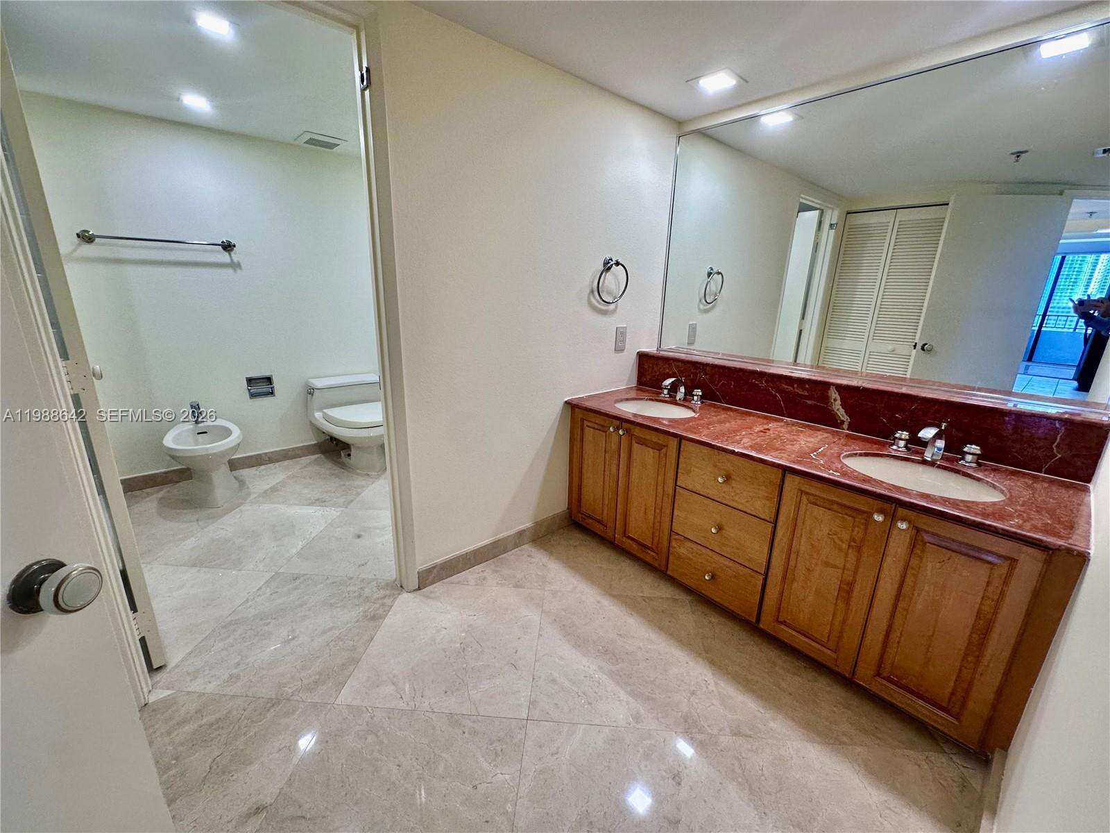 Brickell Key 1 at 520 Brickell Key Dr, Miami, FL 33131 - For Rent photo 14