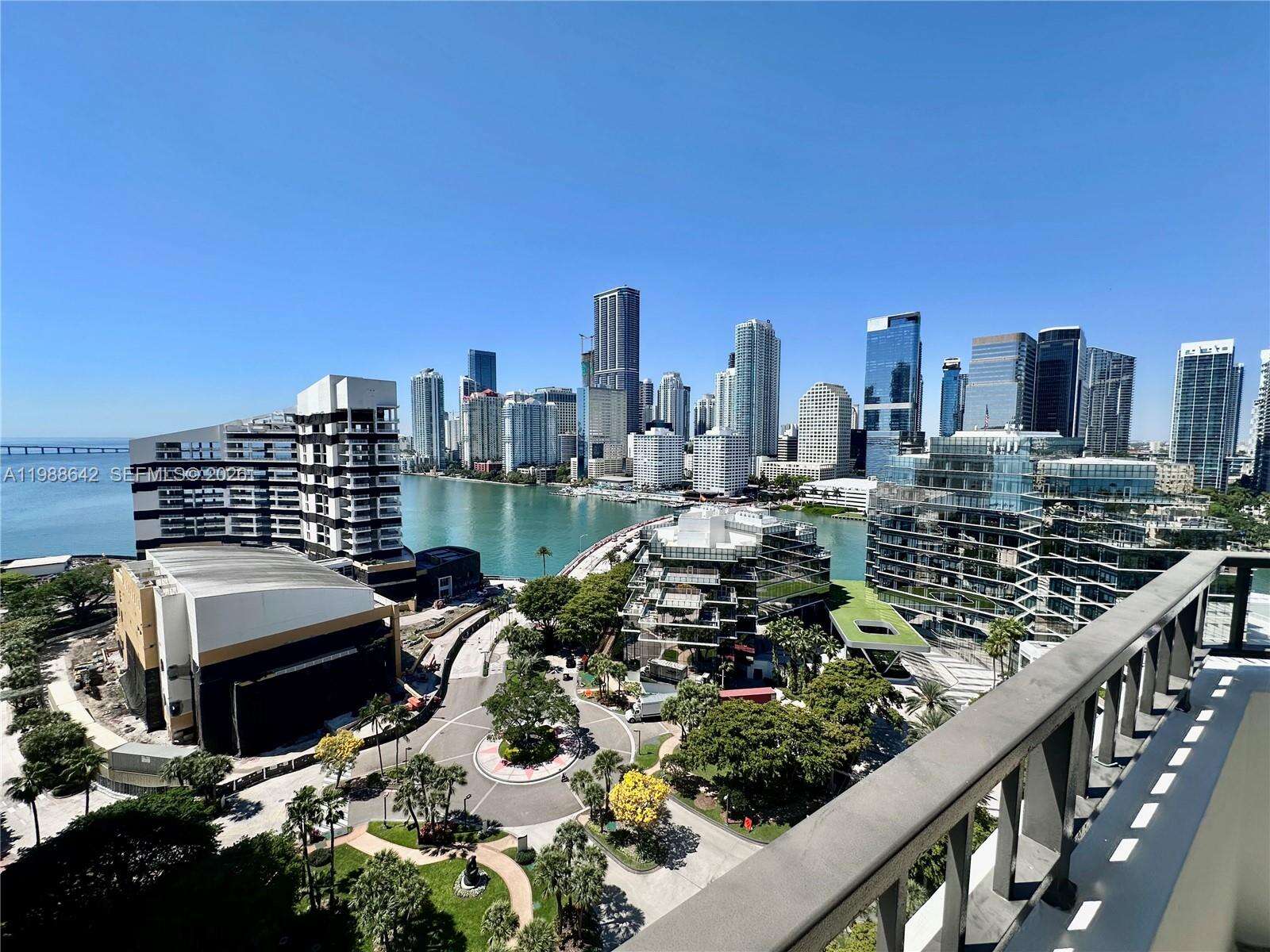Brickell Key 1 at 520 Brickell Key Dr, Miami, FL 33131 - For Rent photo 3