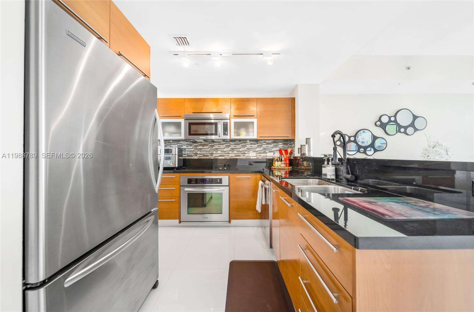 Vizcayne South at 253 2 St, Miami, FL 33132 - For Rent photo 2